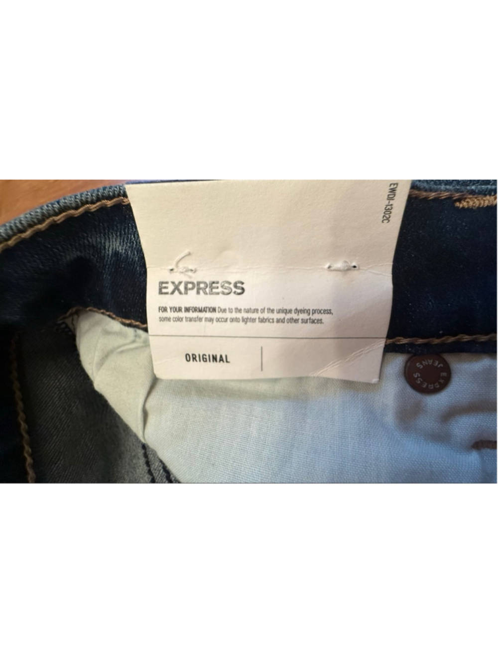 EXPRESS Blue Distressed High Rise Girlfriend Jeans Size 4 NWT - Picture 9 of 14